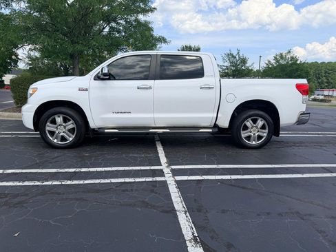 Used 2011 Toyota Tundra Limited w/ Memory Pkg AWD/4WD image 3