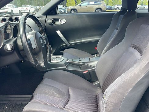 Used 2004 Nissan 350Z Enthusiast w/ Aerodynamics Pkg RWD image 13