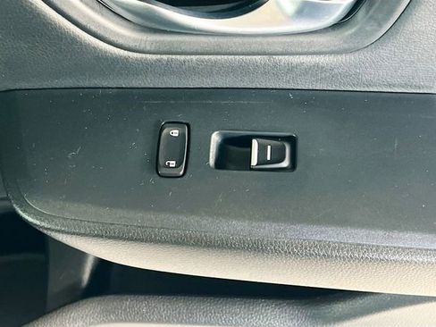 Certified 2025 Honda Pilot Sport image 32