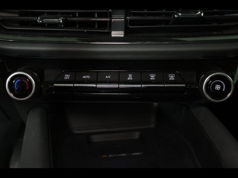 Used 2025 Chevrolet Equinox EV RS image 28