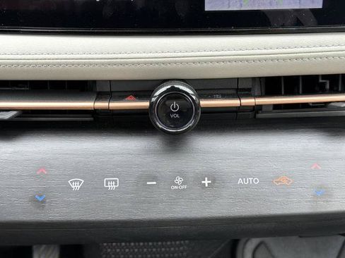 Certified 2023 Nissan Ariya FWD image 5