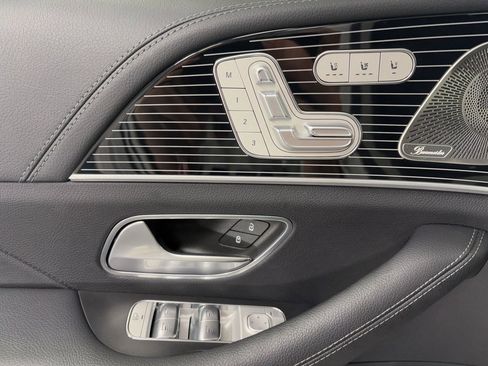 Used 2024 Mercedes-Benz GLS 580 4MATIC image 6