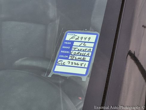 Used 2016 Toyota Corolla S image 32