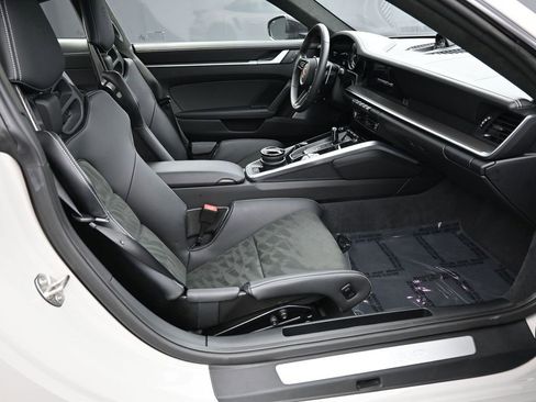 Used 2025 Porsche 911 Turbo S w/ Exterior Sport Package image 32