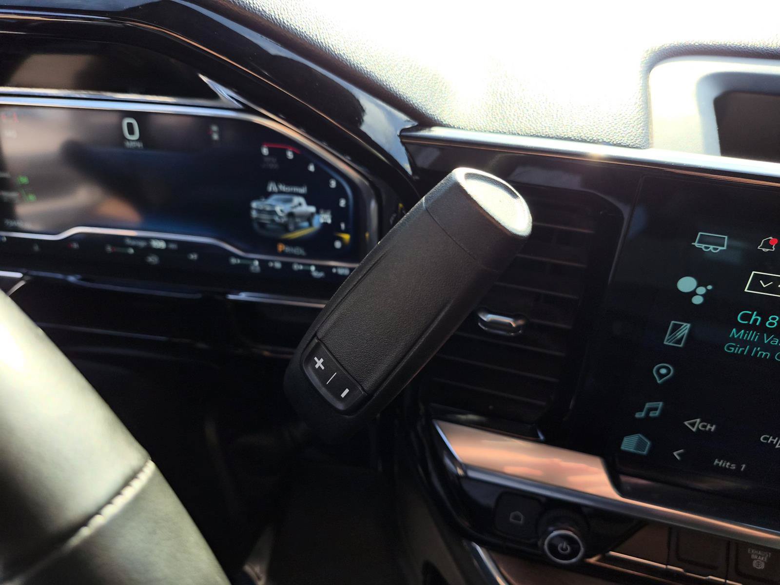 Used 2024 Chevrolet Silverado 2500 LTZ AWD/4WD image 29