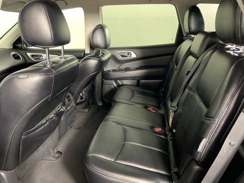 Used 2019 Nissan Pathfinder SL image 20