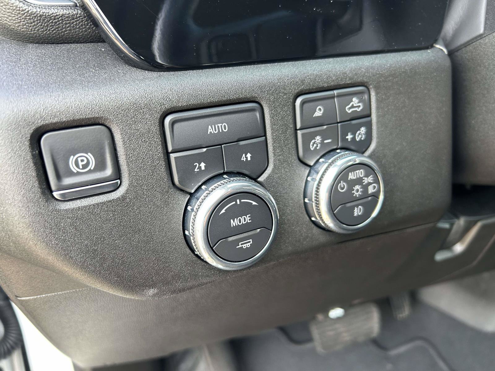 Used 2026 GMC Sierra 1500 SLT AWD/4WD image 19