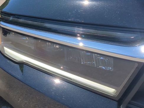 Used 2025 Honda Pilot EX-L image 9
