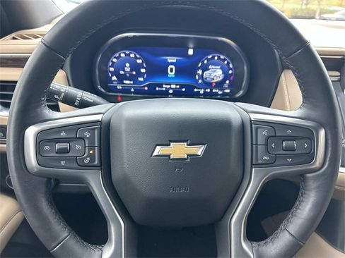 Used 2022 Chevrolet Suburban Premier image 32