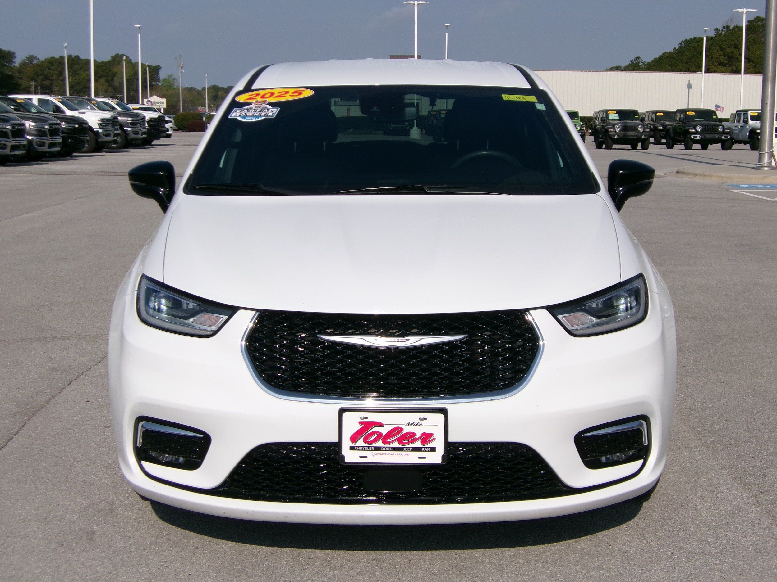 Used 2025 Chrysler Pacifica Select FWD image 6