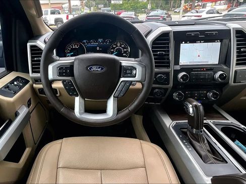 Used 2018 Ford F150 Lariat RWD image 5