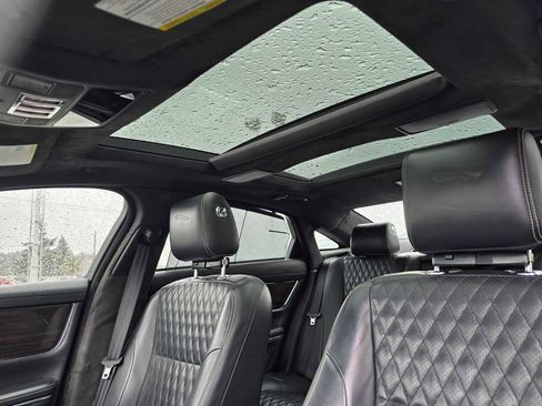 Used 2019 Jaguar XJ L Portfolio RWD image 21
