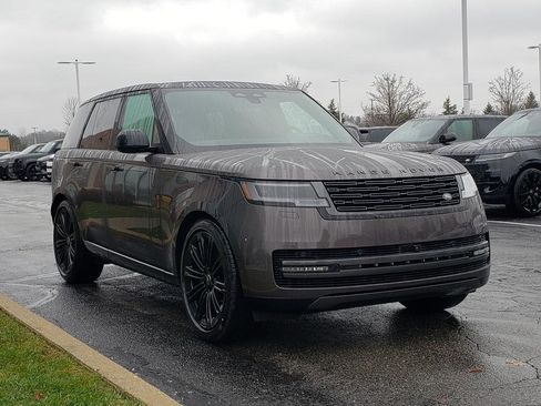 New 2025 Land Rover Range Rover SE image 3