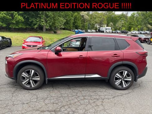 Used 2021 Nissan Rogue Platinum AWD/4WD image 2