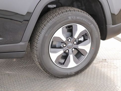 Used 2024 Jeep Grand Cherokee Limited 4xe image 14