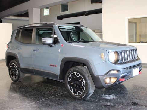 Used 2017 Jeep Renegade Trailhawk image 30