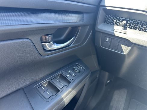 Used 2025 Honda CR-V LX image 24