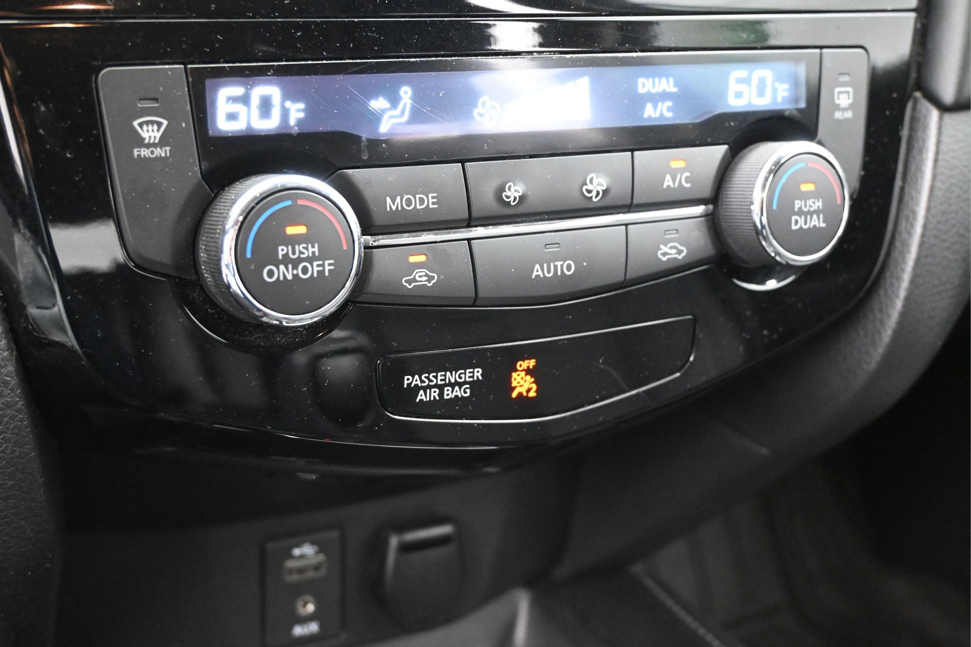 Used 2017 Nissan Rogue SL FWD image 19