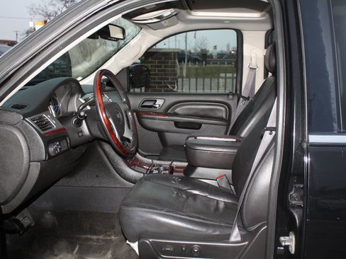 Used 2012 Cadillac Escalade ESV Luxury image 6