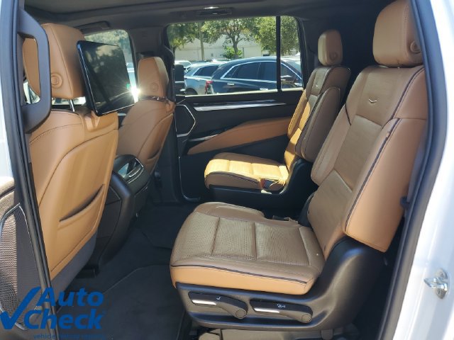 Used 2025 Cadillac Escalade ESV Premium Luxury RWD image 14
