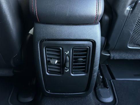 Used 2025 Dodge Durango GT AWD/4WD image 29
