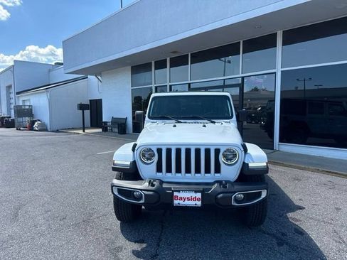 Used 2019 Jeep Wrangler Unlimited Sahara w/ LED Lighting Group AWD/4WD image 4