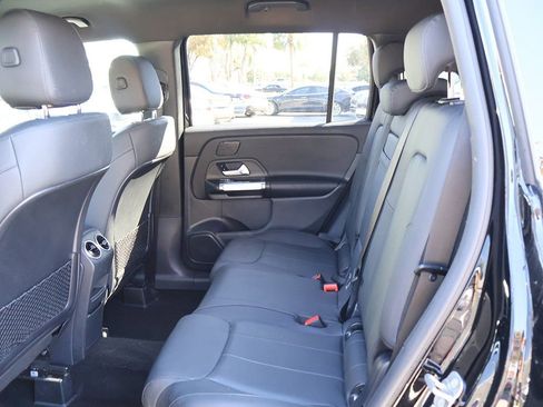 Used 2025 Mercedes-Benz GLB 250 w/ Driver Assistance Package image 34