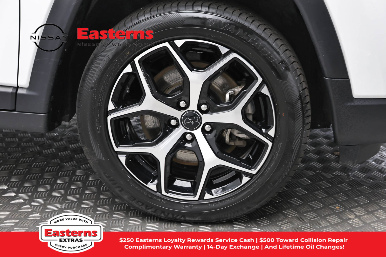 Used 2025 Jeep Compass Limited AWD/4WD image 30