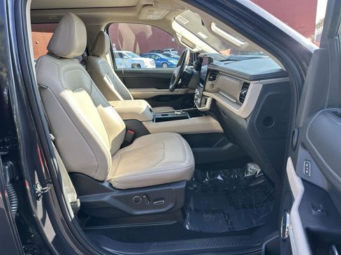 Used 2024 Ford Expedition Max Limited image 14