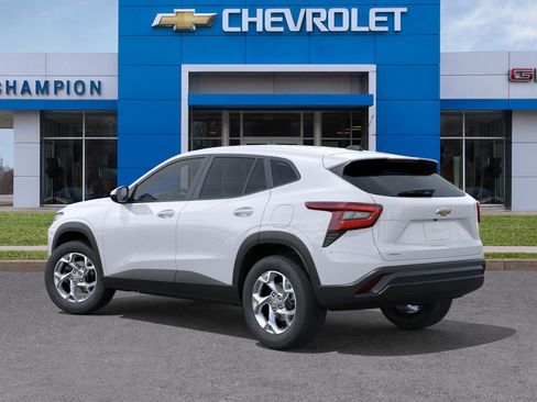 New 2026 Chevrolet Trax LS image 3