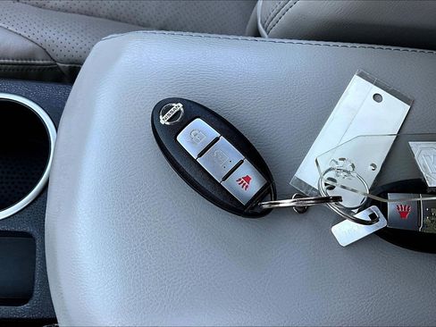 Used 2013 Nissan Rogue SL image 10