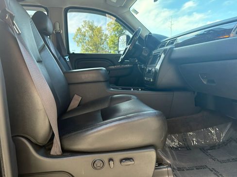 Used 2011 GMC Sierra 3500 Denali AWD/4WD image 15