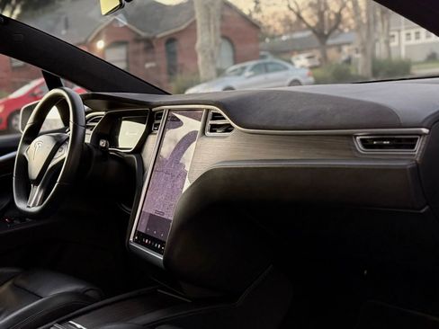 Used 2016 Tesla Model X Performance image 11