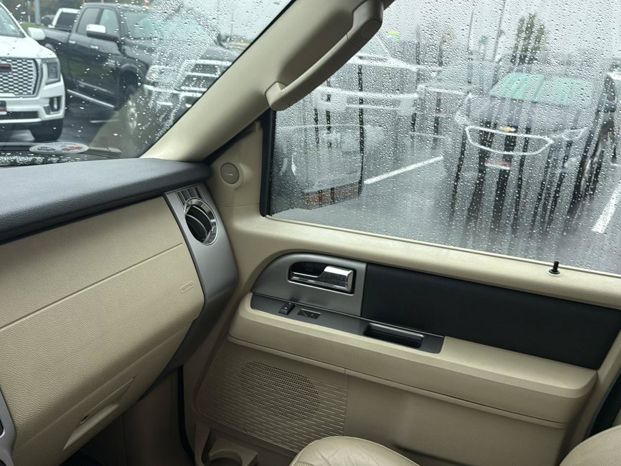 Used 2017 Ford Expedition EL XLT w/ Equipment Group 202A AWD/4WD image 19