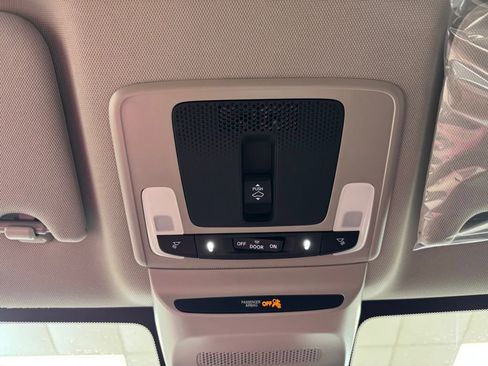 New 2026 Honda HR-V EX-L image 37