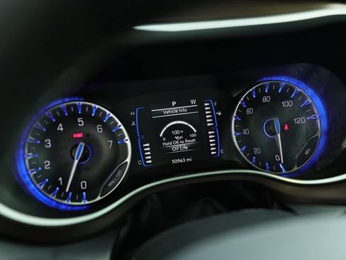 Used 2024 Chrysler Voyager LX FWD image 29