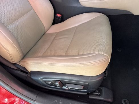 Used 2016 Lexus GS 200t image 25