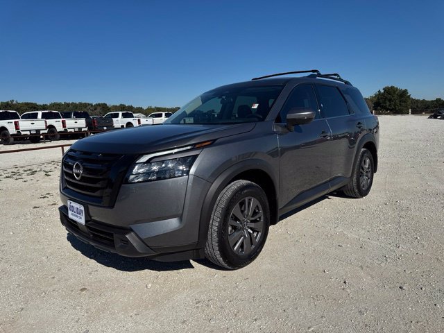 Used 2025 Nissan Pathfinder SV w/ Black Appearance Package FWD image 1
