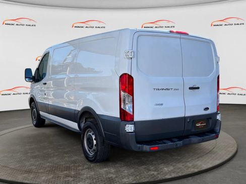 Used 2018 Ford Transit 250 130 Low Roof RWD image 8