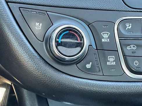 Used 2020 Chevrolet Malibu Premier FWD image 26