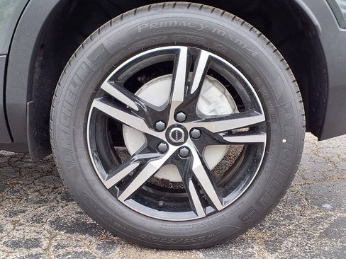 New 2026 Volvo XC40 B5 Core w/ Climate Package AWD/4WD image 6