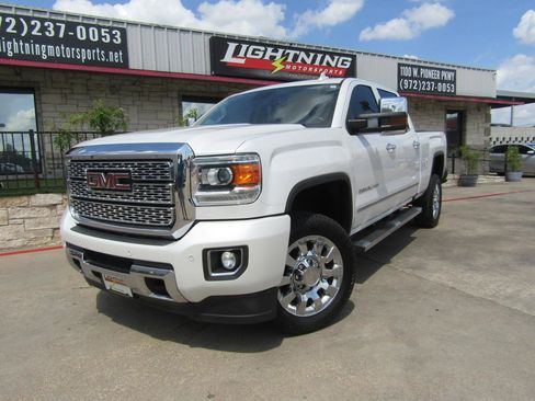 Used 2018 GMC Sierra 2500 Denali w/ Suspension Package, Off-Road image 1