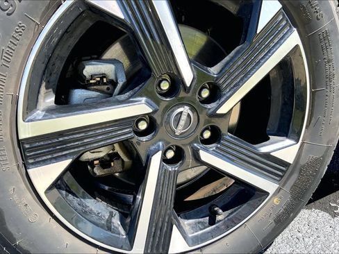 Used 2024 Nissan Sentra SV FWD image 3