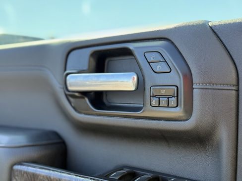 Used 2022 GMC Sierra 2500 Denali image 16