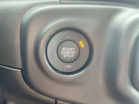 Used 2023 Jeep Wrangler Unlimited Sahara w/ Cold Weather Group AWD/4WD image 22