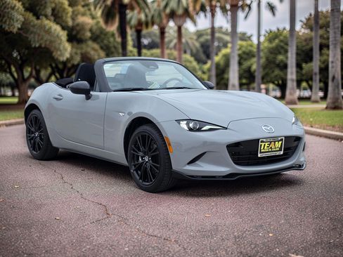 New 2026 MAZDA MX-5 Miata Club w/ Interior Package RWD image 4