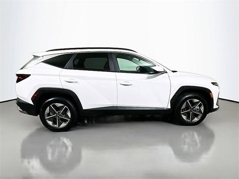 Certified 2025 Hyundai Tucson SEL image 8