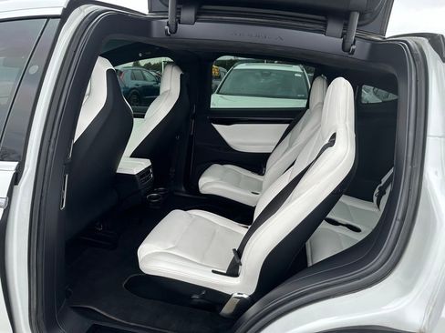 Used 2017 Tesla Model X 90D image 25