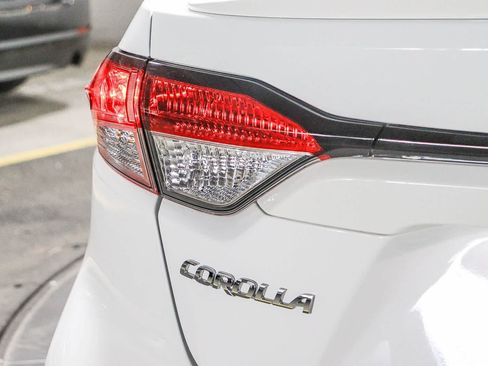 Certified 2024 Toyota Corolla SE w/ SE Package FWD image 12