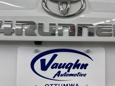 Used 2022 Toyota 4Runner SR5 Premium w/ Moonroof Package AWD/4WD image 16